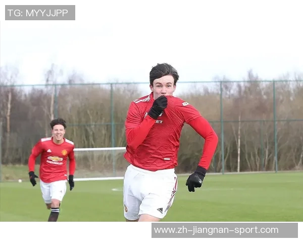 曼联青训旧将切斯特重返俱乐部积累教练经验助力未来发展