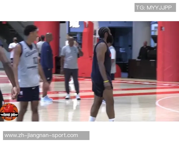 比尔赛季表现令人震惊场均仅得74分创历史新低