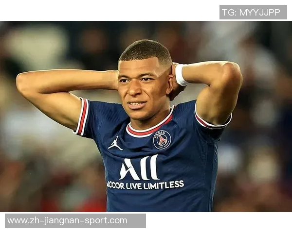 18岁埃斯特旺成巴西队新星同龄人进球超梅罗之和引关注