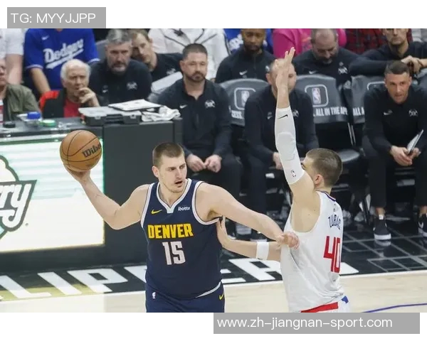 小卡近期表现惊艳场均327分68篮板助攻数据全面罚球命中率高达897