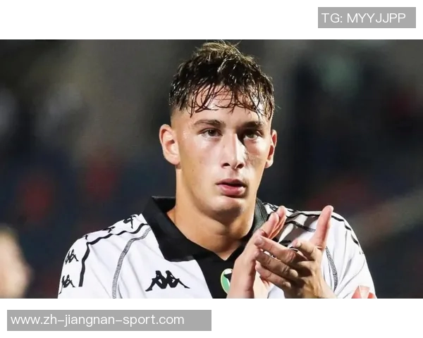 国米寻求续约年轻前锋埃斯波西托阿森纳已对其进行考察并有意签约